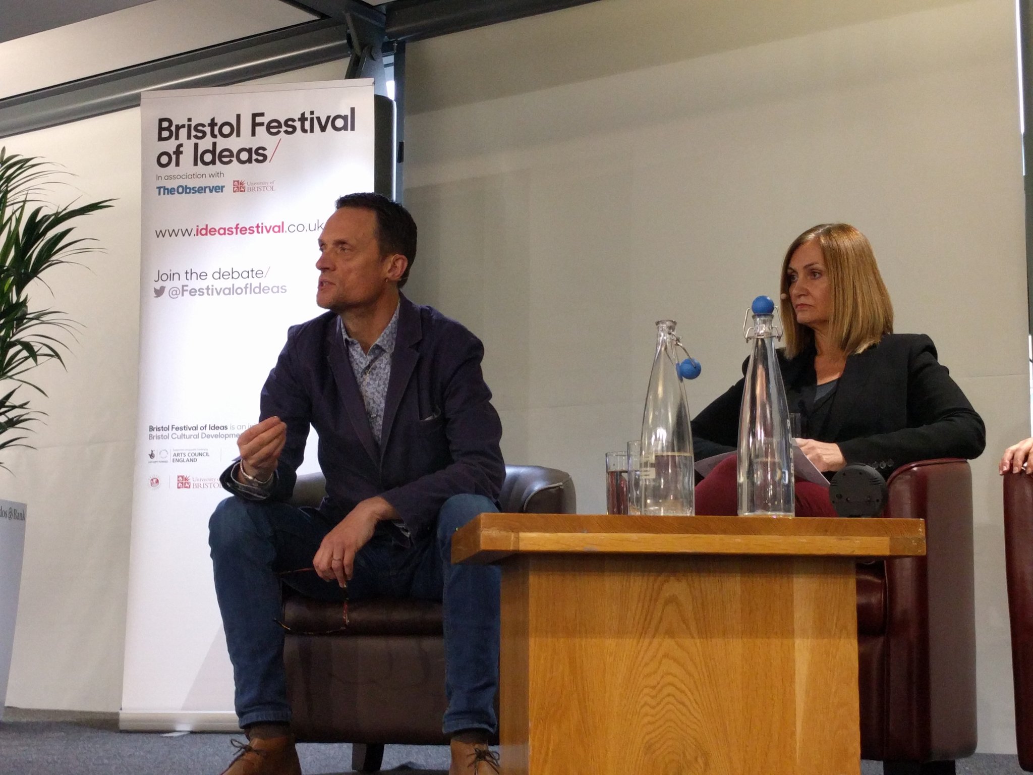 First speaker of the day - Matthew Taylor on the "arrogant account of globalisation" and its parallels for the Robot Revolution #economicsfest https://t.co/g9BglAYQwg